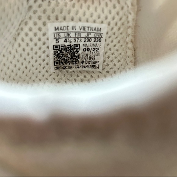 Sneakers - Picture 2 of 2